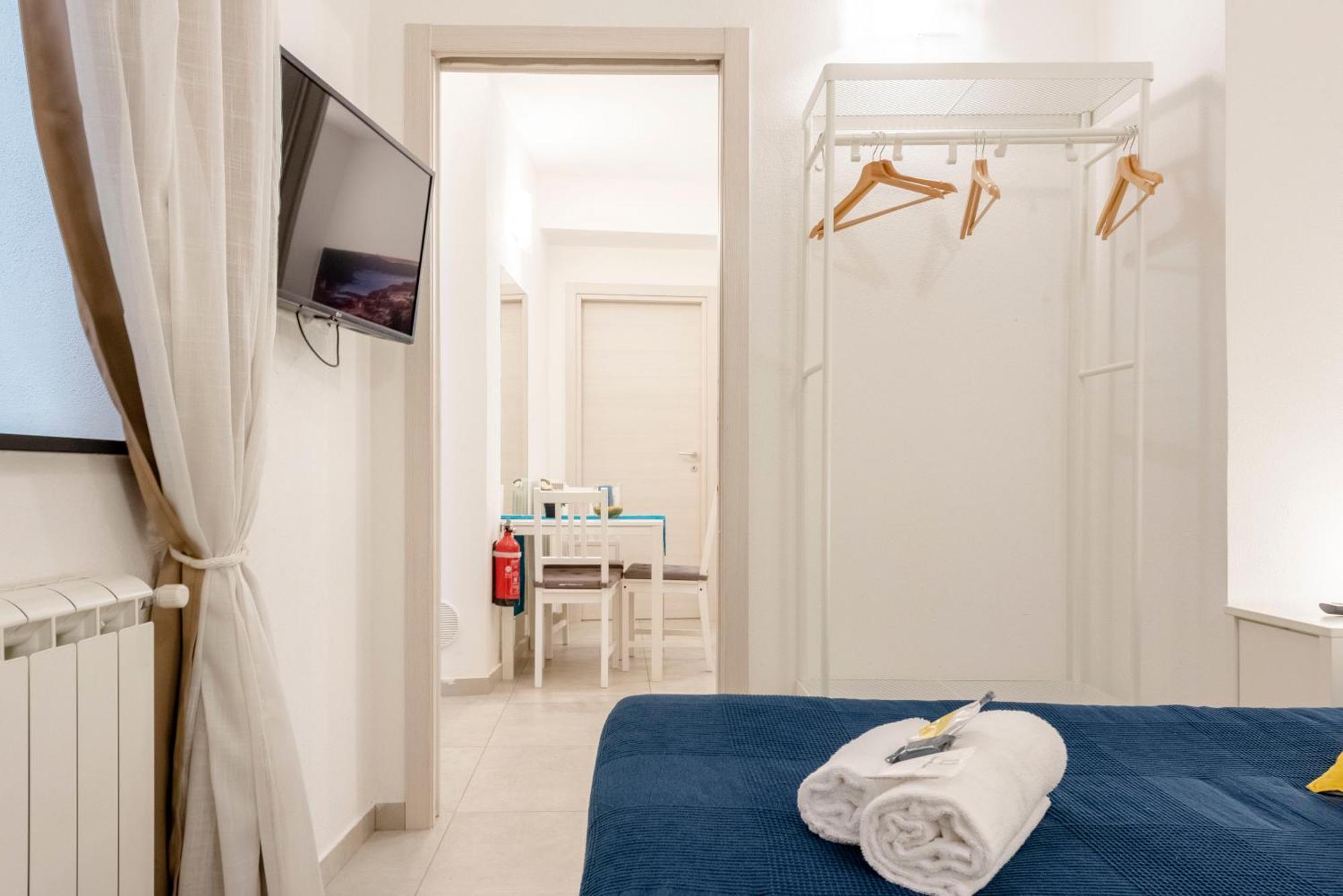 Alla Casa Rosa Al Mare, Central Seafront Stay With Free Private Garage, Air Conditionig, Wi-Fi, Ideal Choice For A Relaxing And Exciting Coastal Escape Rapallo Exterior photo